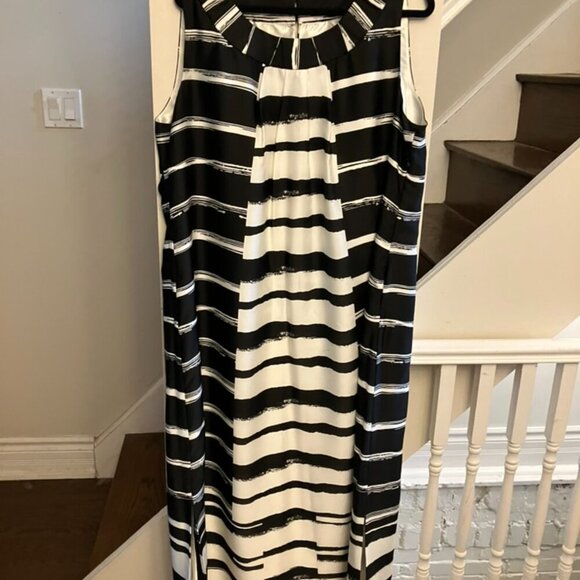 Black and White Maxi Dress - Picture 2 of 6